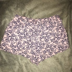 Flowy shorts with pockets